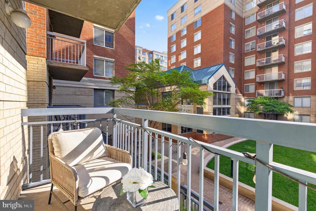 3830 9TH STREET N Unit: 207W