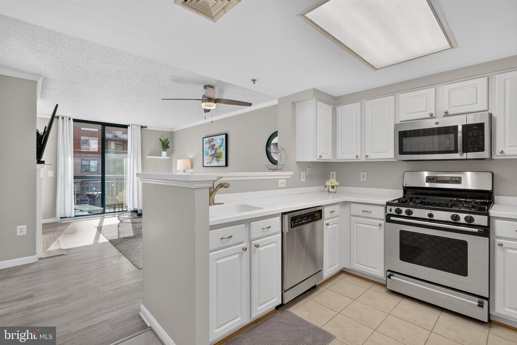 3830 9TH STREET N Unit: 207W