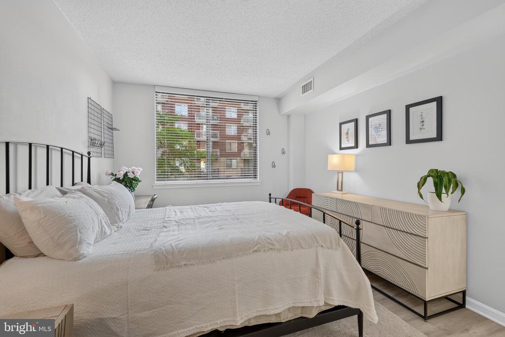3830 9TH STREET N Unit: 207W