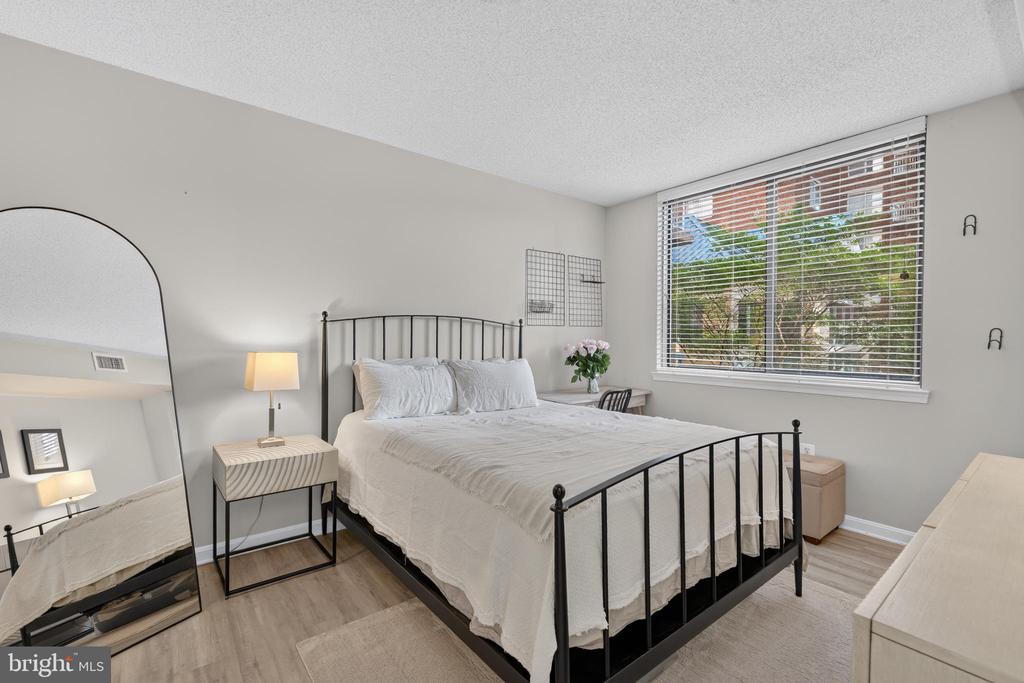 3830 9TH STREET N Unit: 207W