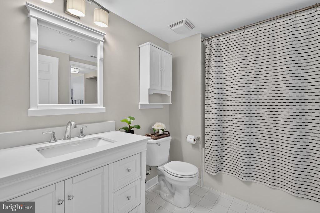 3830 9TH STREET N Unit: 207W