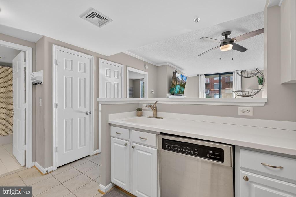 3830 9TH STREET N Unit: 207W