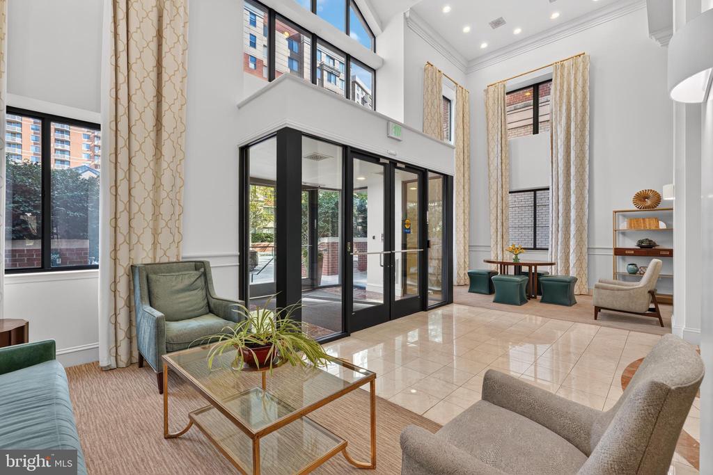 3830 9TH STREET N Unit: 207W