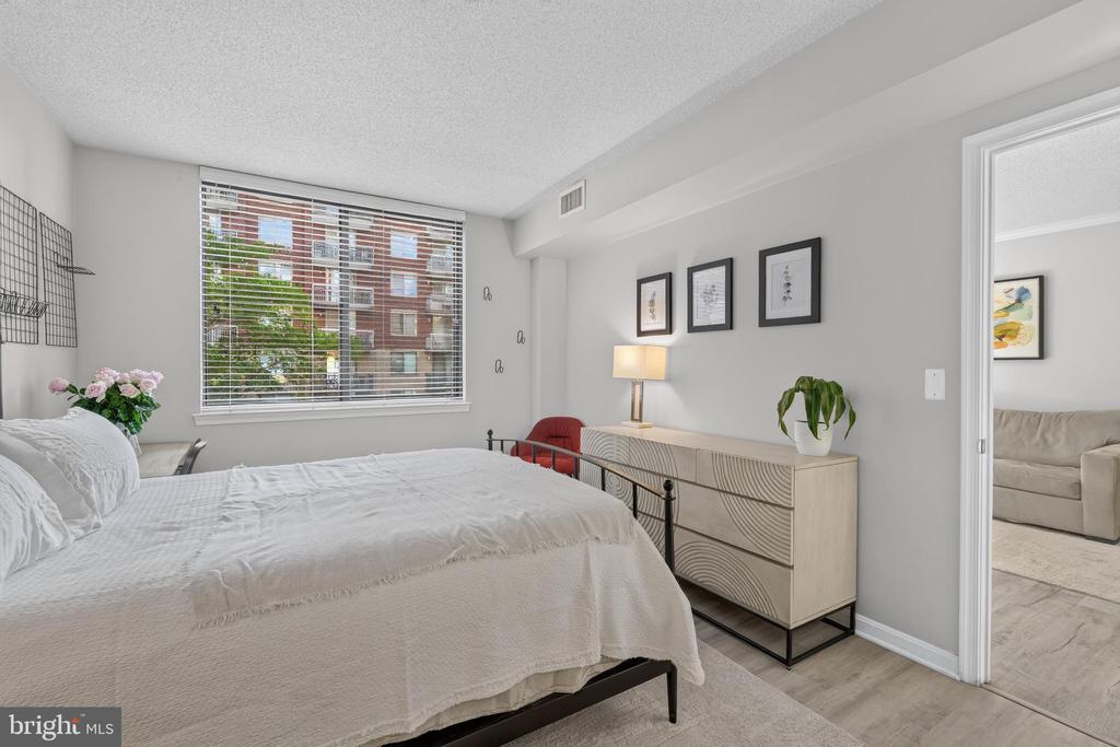 3830 9TH STREET N Unit: 207W
