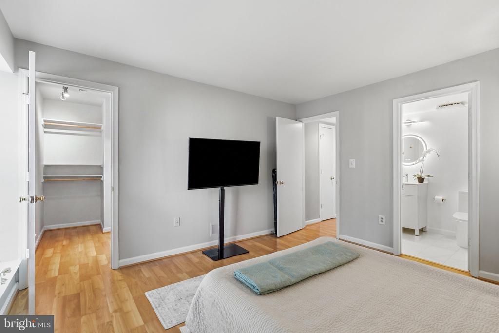 4512 28TH ROAD S Unit: 11-13