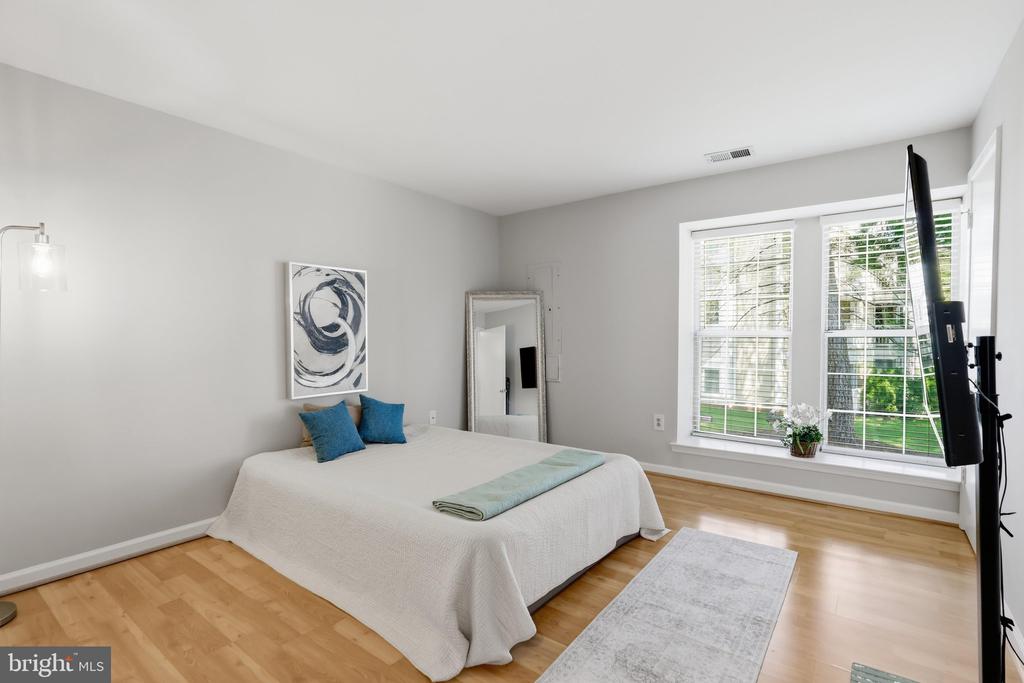 4512 28TH ROAD S Unit: 11-13