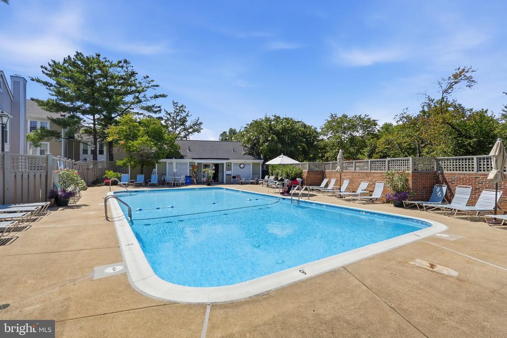 4512 28TH ROAD S Unit: 11-13