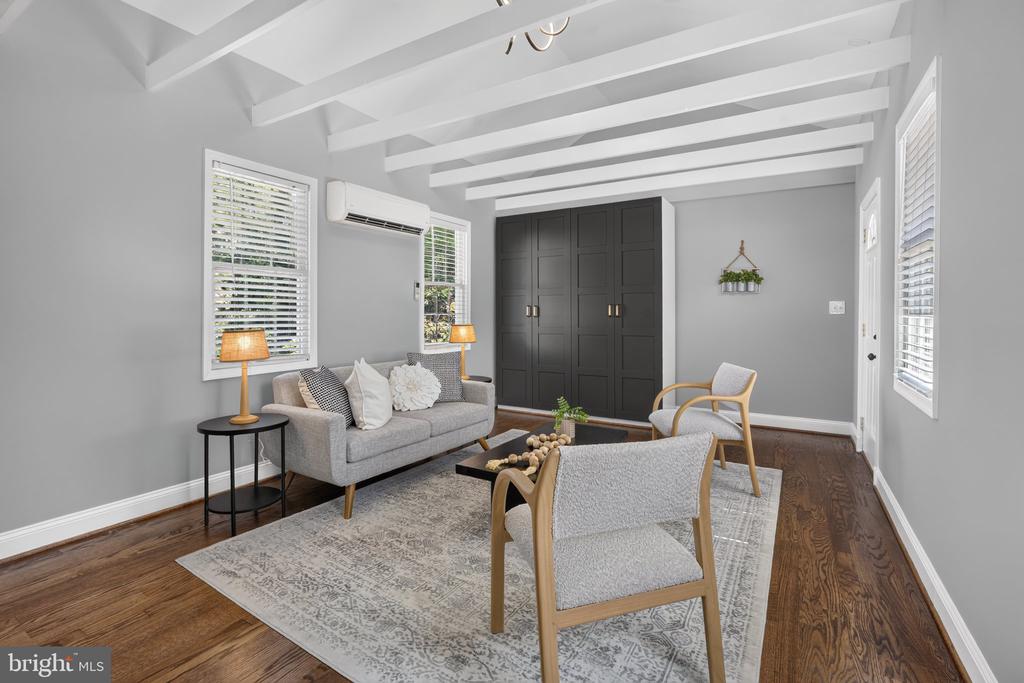 2601 MILITARY ROAD