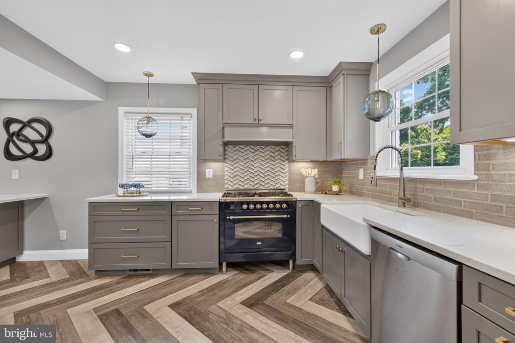 2601 MILITARY ROAD