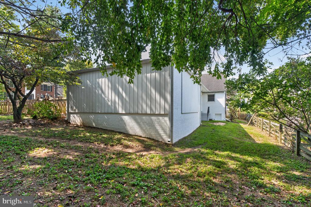 2601 MILITARY ROAD