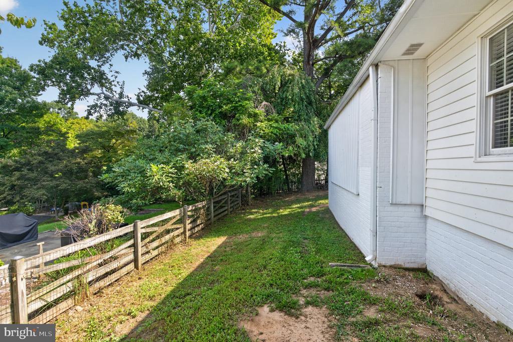 2601 MILITARY ROAD