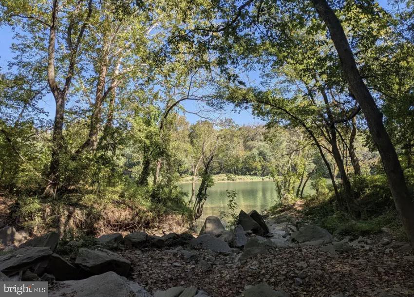 2601 MILITARY ROAD