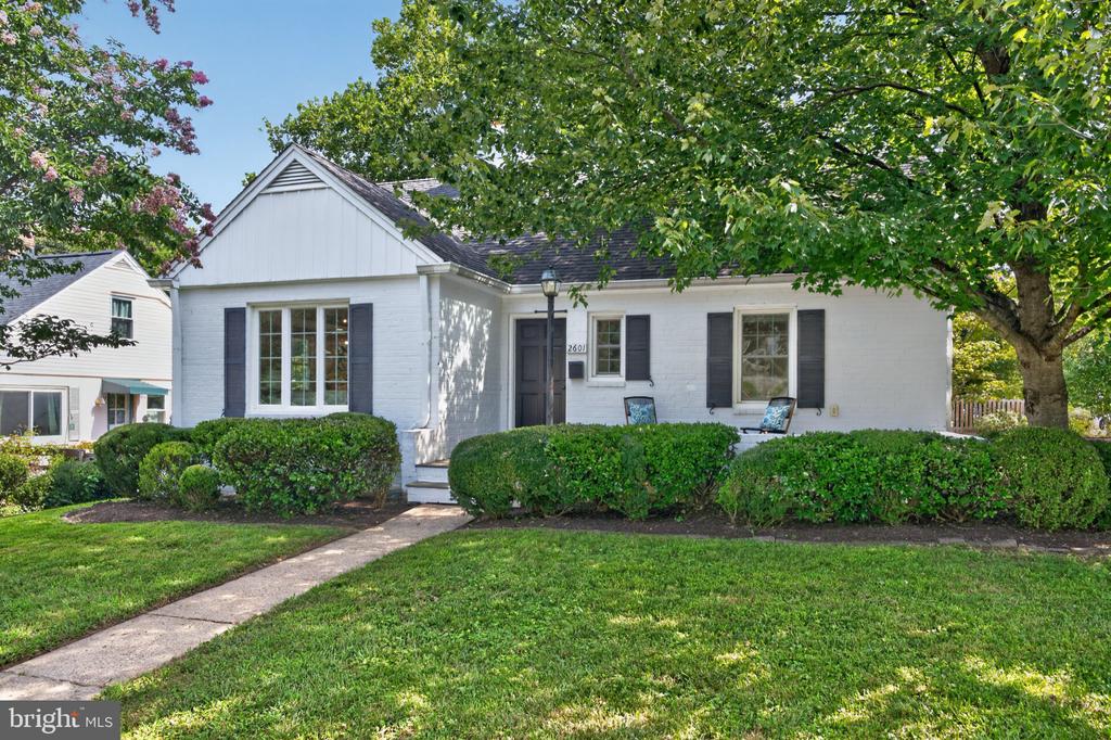 2601 MILITARY ROAD