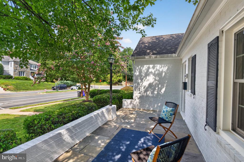 2601 MILITARY ROAD
