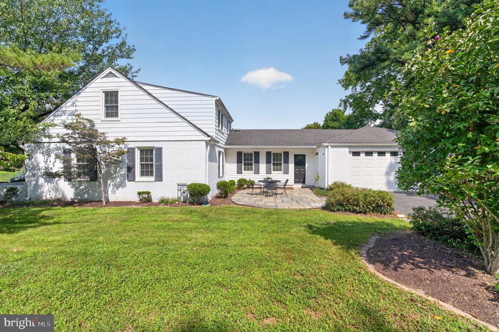 2601 MILITARY ROAD