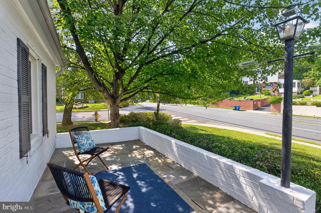 2601 MILITARY ROAD