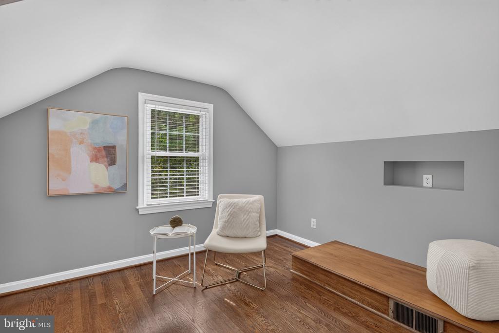 2601 MILITARY ROAD