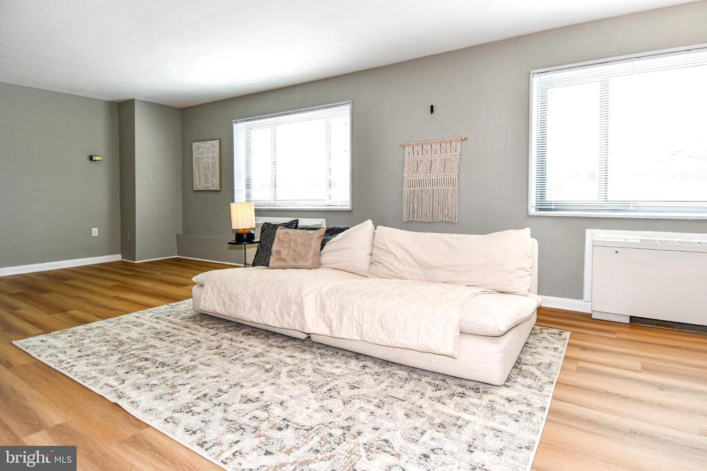 1300 S ARLINGTON RIDGE ROAD Unit: 204