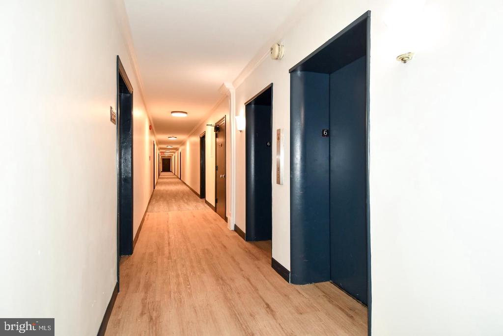1300 S ARLINGTON RIDGE ROAD Unit: 204