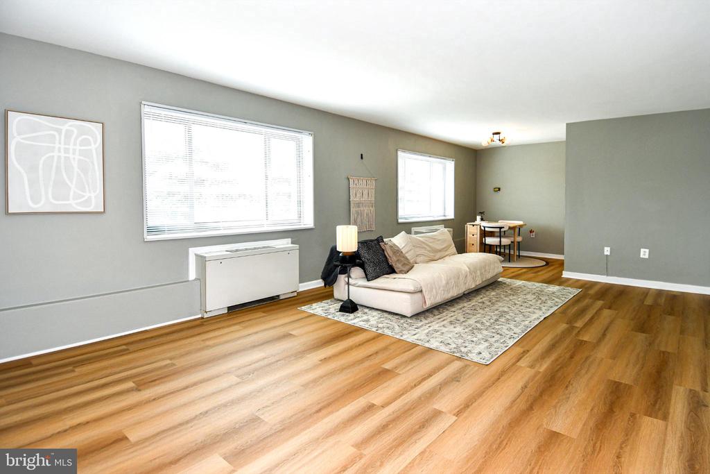 1300 S ARLINGTON RIDGE ROAD Unit: 204