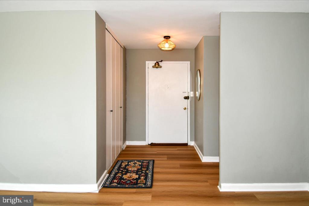 1300 S ARLINGTON RIDGE ROAD Unit: 204
