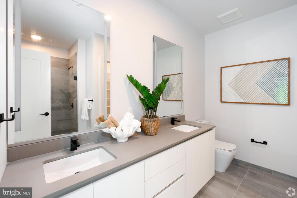 3130 POTOMAC AVENUE Unit: 1106