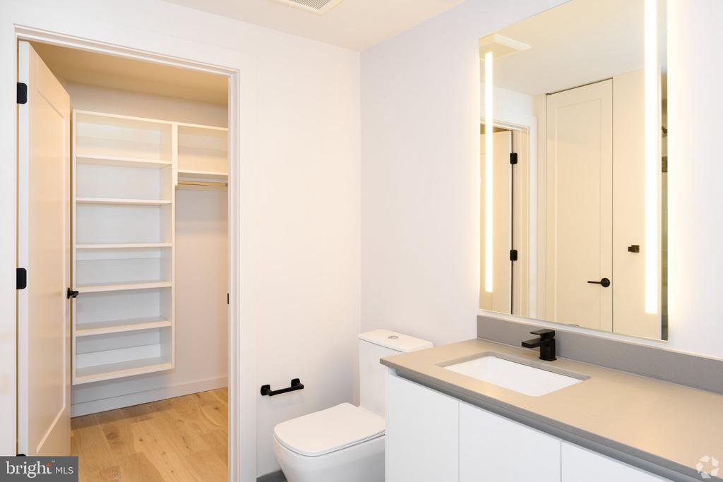 3130 POTOMAC AVENUE Unit: 1106