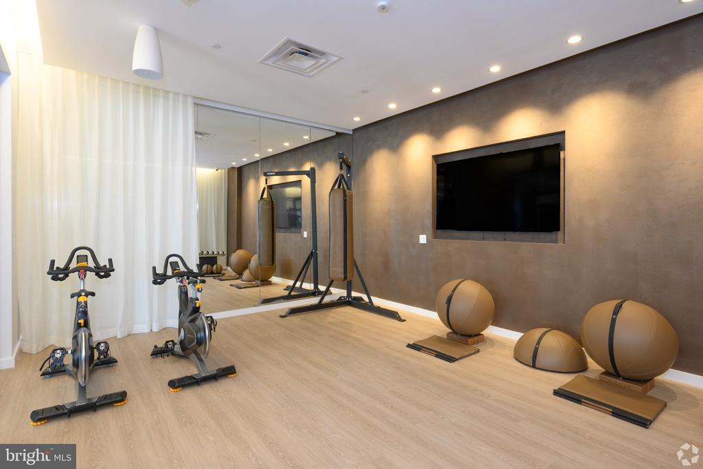 3130 POTOMAC AVENUE Unit: 1106