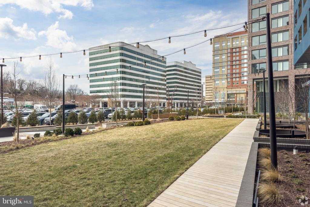 3130 POTOMAC AVENUE Unit: 1106