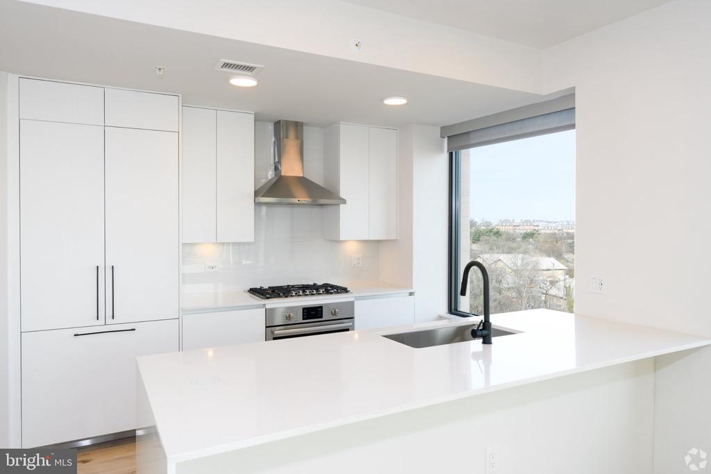 3130 POTOMAC AVENUE Unit: 1106