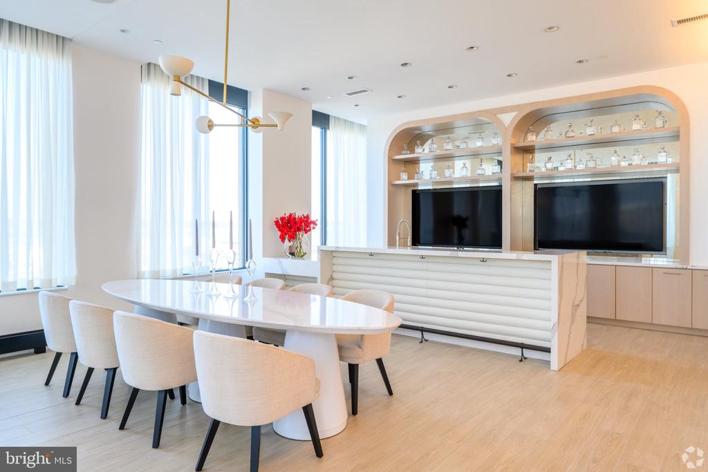 3130 POTOMAC AVENUE Unit: 1106
