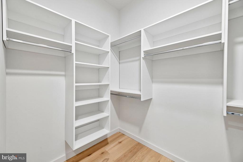 3130 POTOMAC AVENUE Unit: 1107