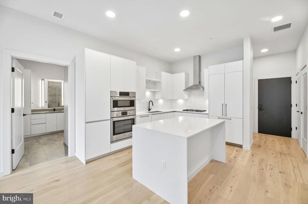 3130 POTOMAC AVENUE Unit: 1107