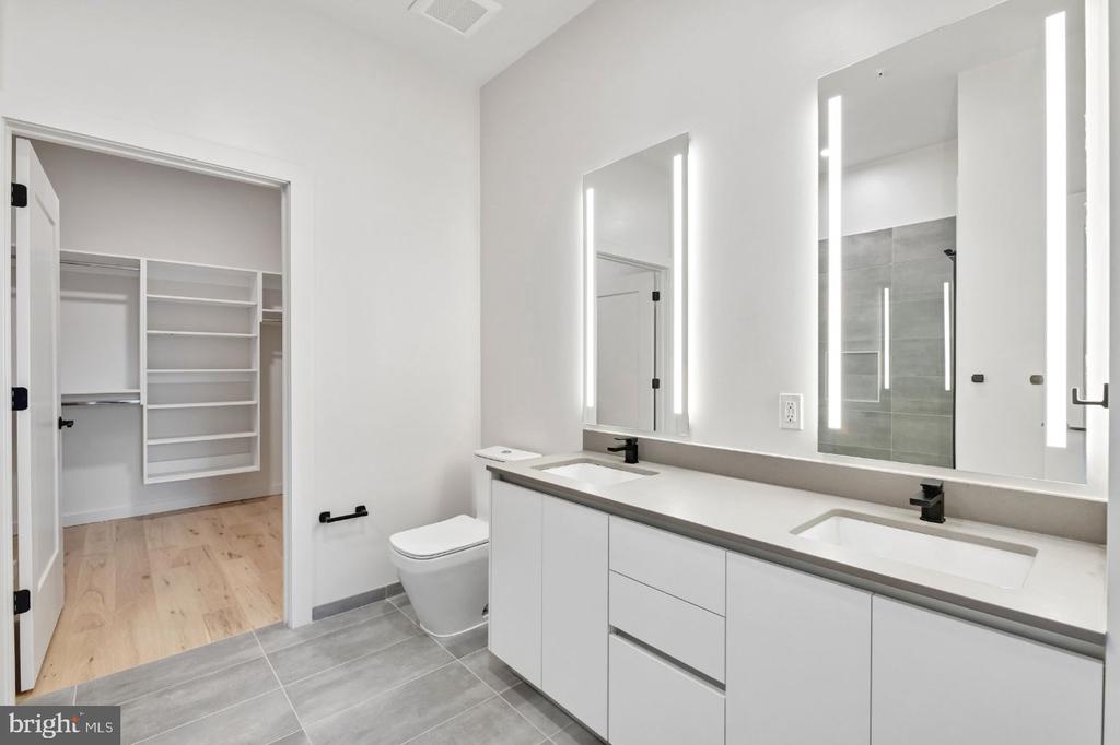 3130 POTOMAC AVENUE Unit: 1107