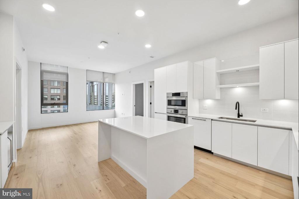 3130 POTOMAC AVENUE Unit: 1107