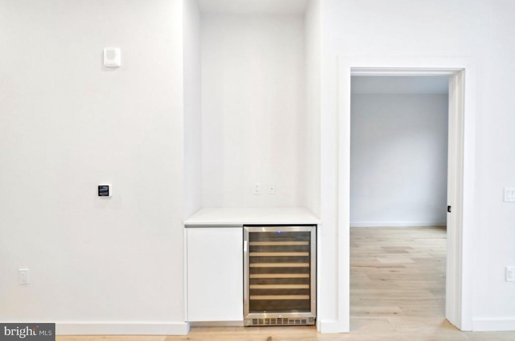 3130 POTOMAC AVENUE Unit: 1107