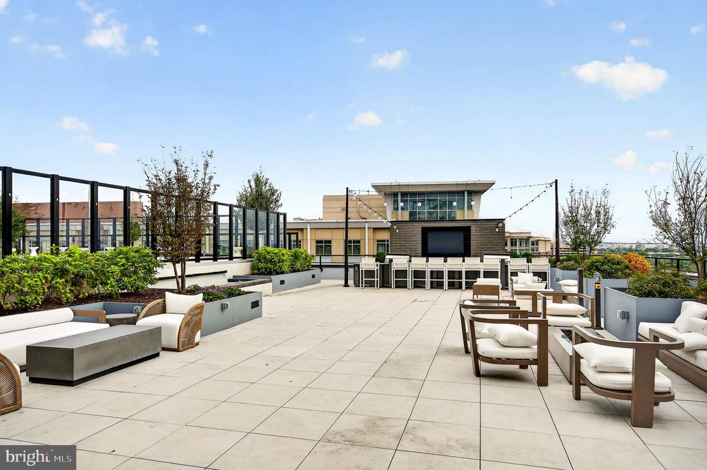 3030 POTOMAC AVENUE Unit: TH1