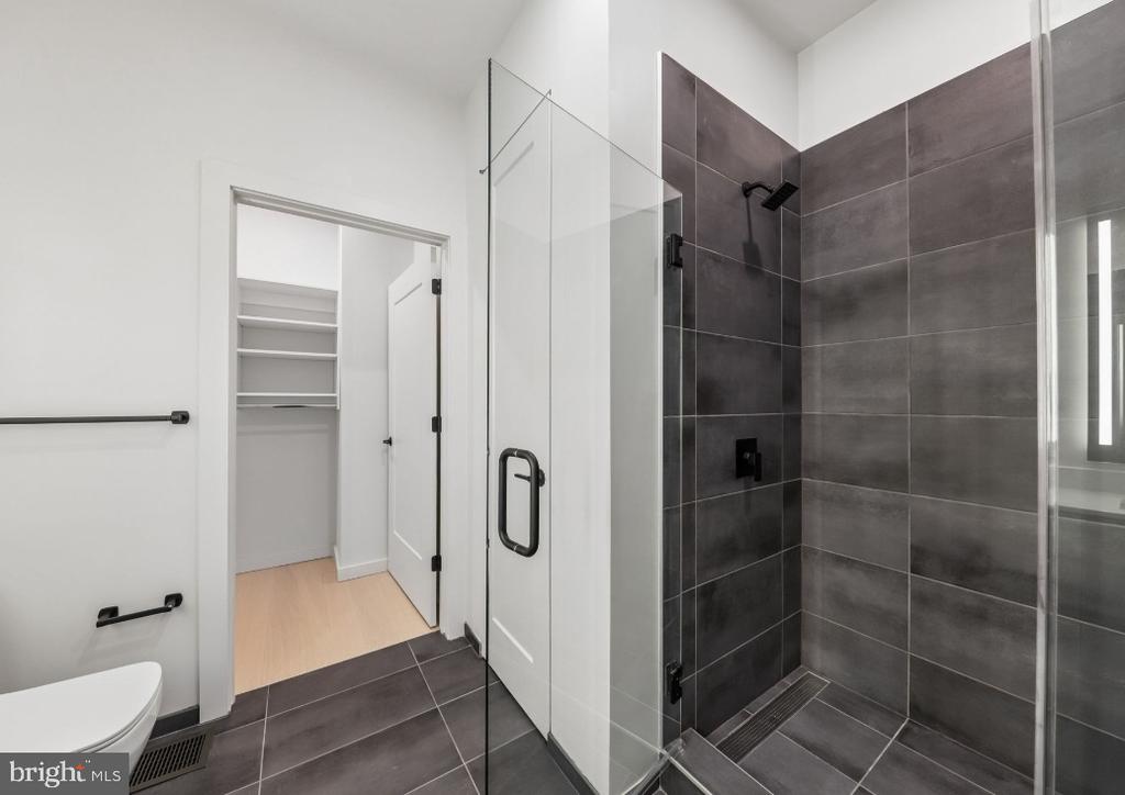 3030 POTOMAC AVENUE Unit: TH1