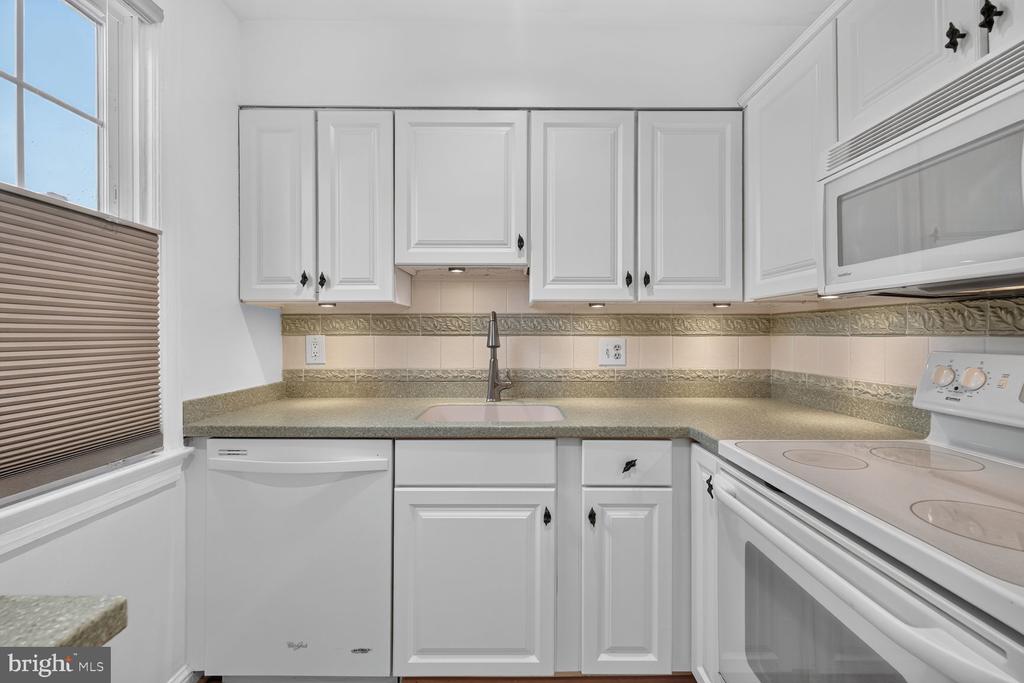 2709 ARLINGTON BOULEVARD Unit: 302