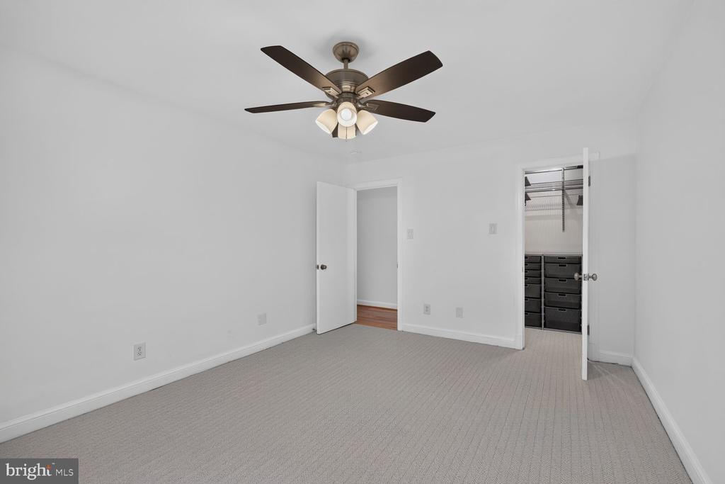 2709 ARLINGTON BOULEVARD Unit: 302