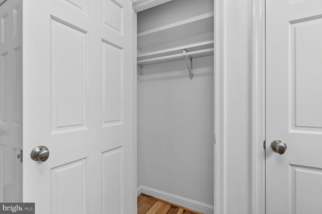 2709 ARLINGTON BOULEVARD Unit: 302