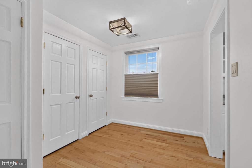 2709 ARLINGTON BOULEVARD Unit: 302