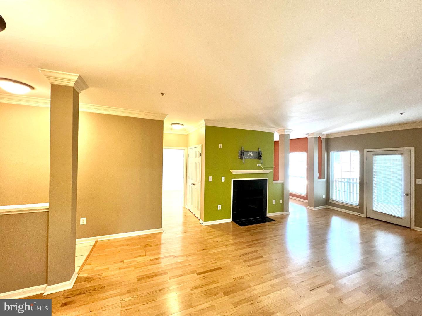 4854 Eisenhower AVENUE Unit: 445