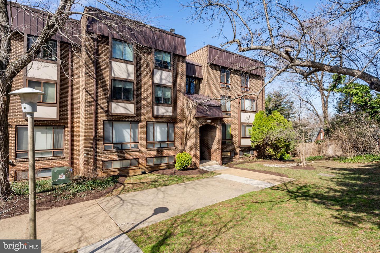 130 Roberts LANE Unit: 101