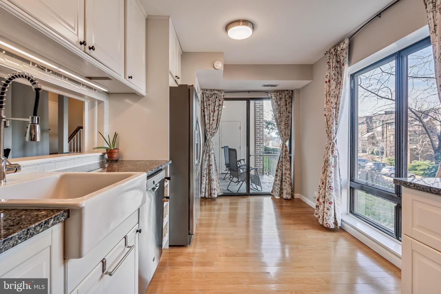130 Roberts LANE Unit: 101