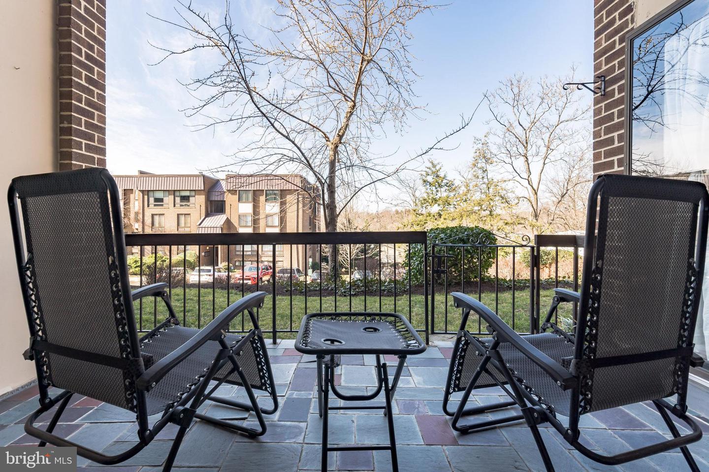 130 Roberts LANE Unit: 101