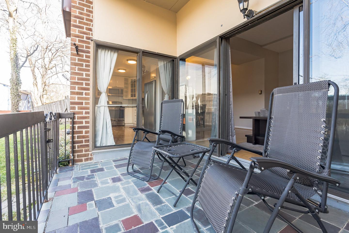 130 Roberts LANE Unit: 101