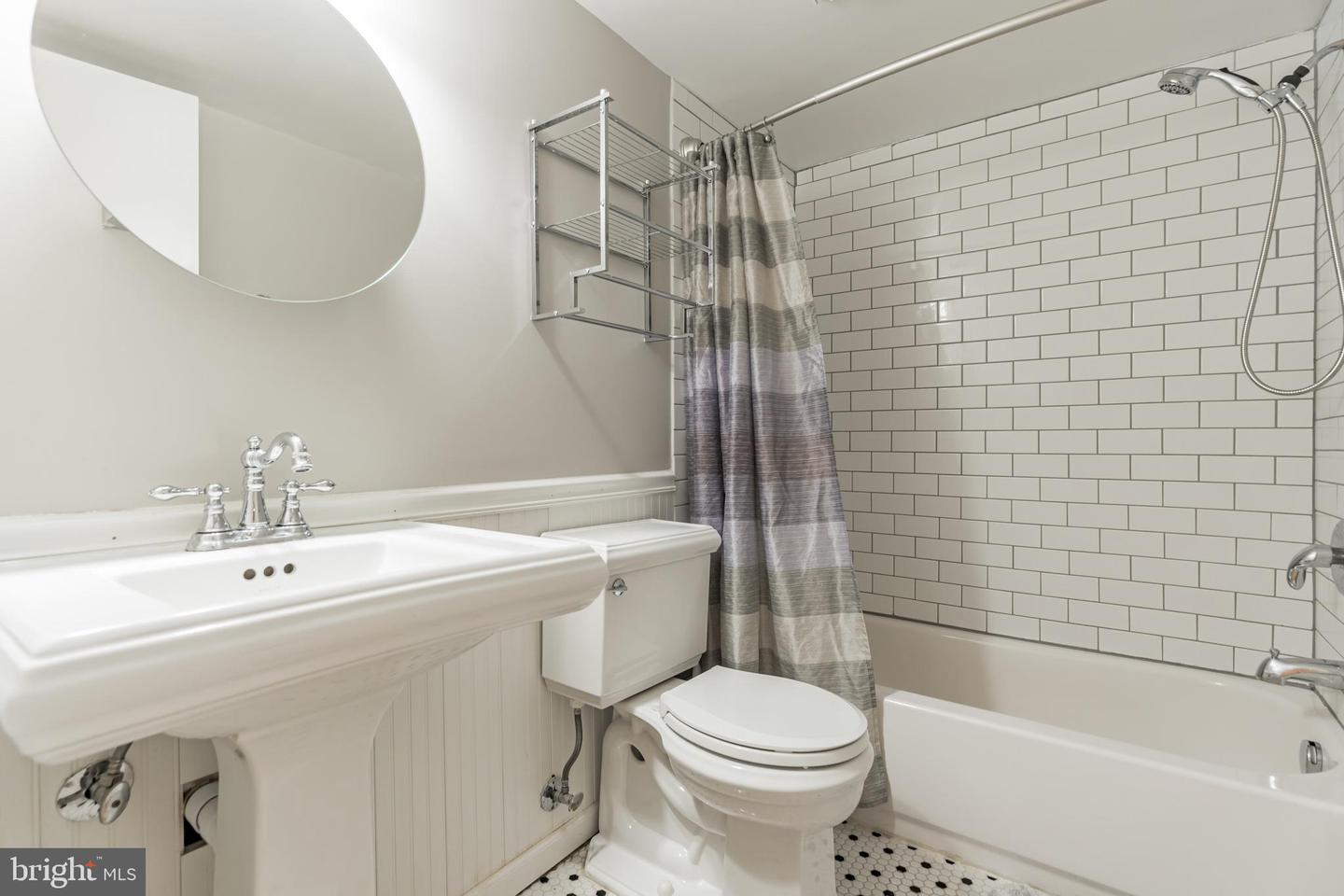130 Roberts LANE Unit: 101