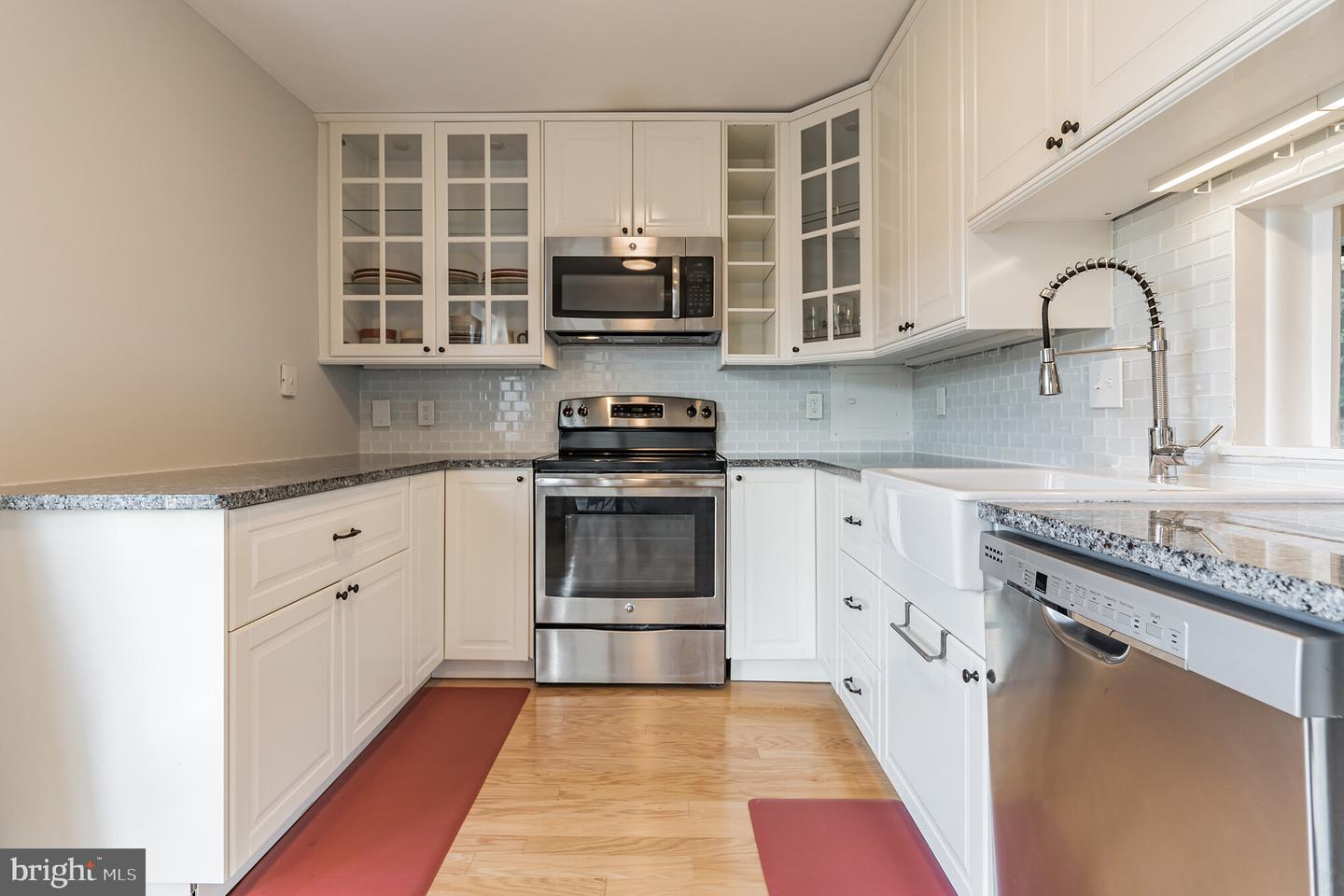 130 Roberts LANE Unit: 101