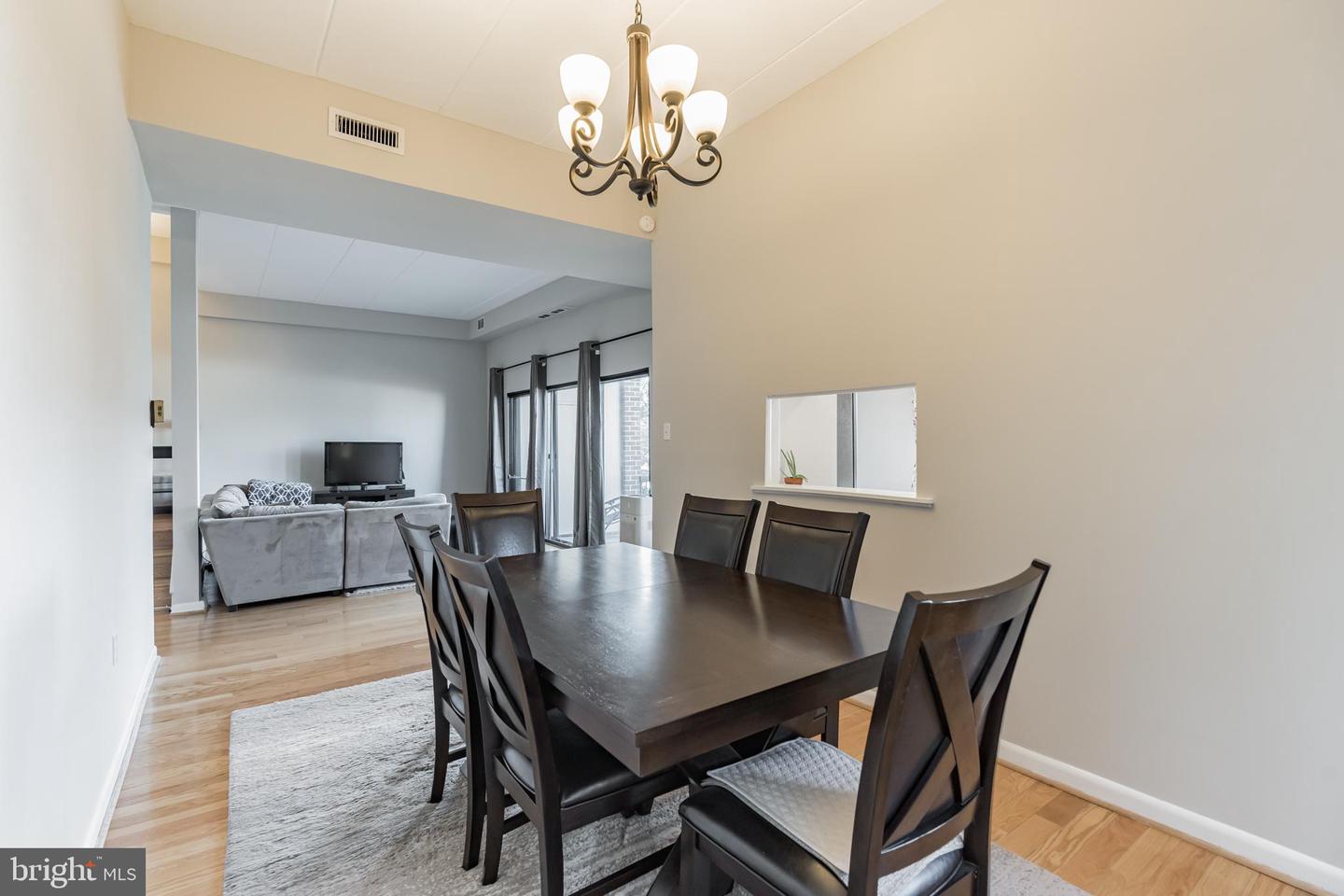 130 Roberts LANE Unit: 101